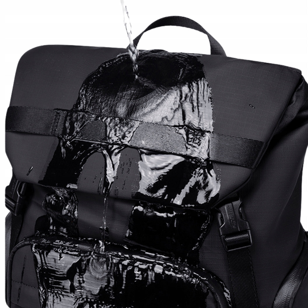 Czarny plecak miejski młodzieżowy, wodoodporny, na laptopa 15,6", 17 l, z wieloma kieszeniami. SUPER FIVE FB723 Black.
