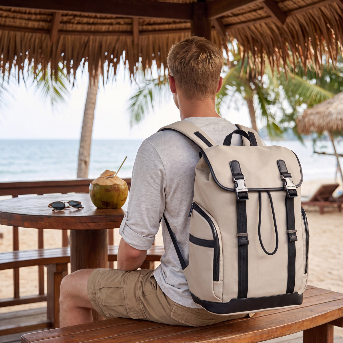 Plecak casual męski z klapą beżowy wiele kiszeni  laptop 15,6 pojemny 18 L