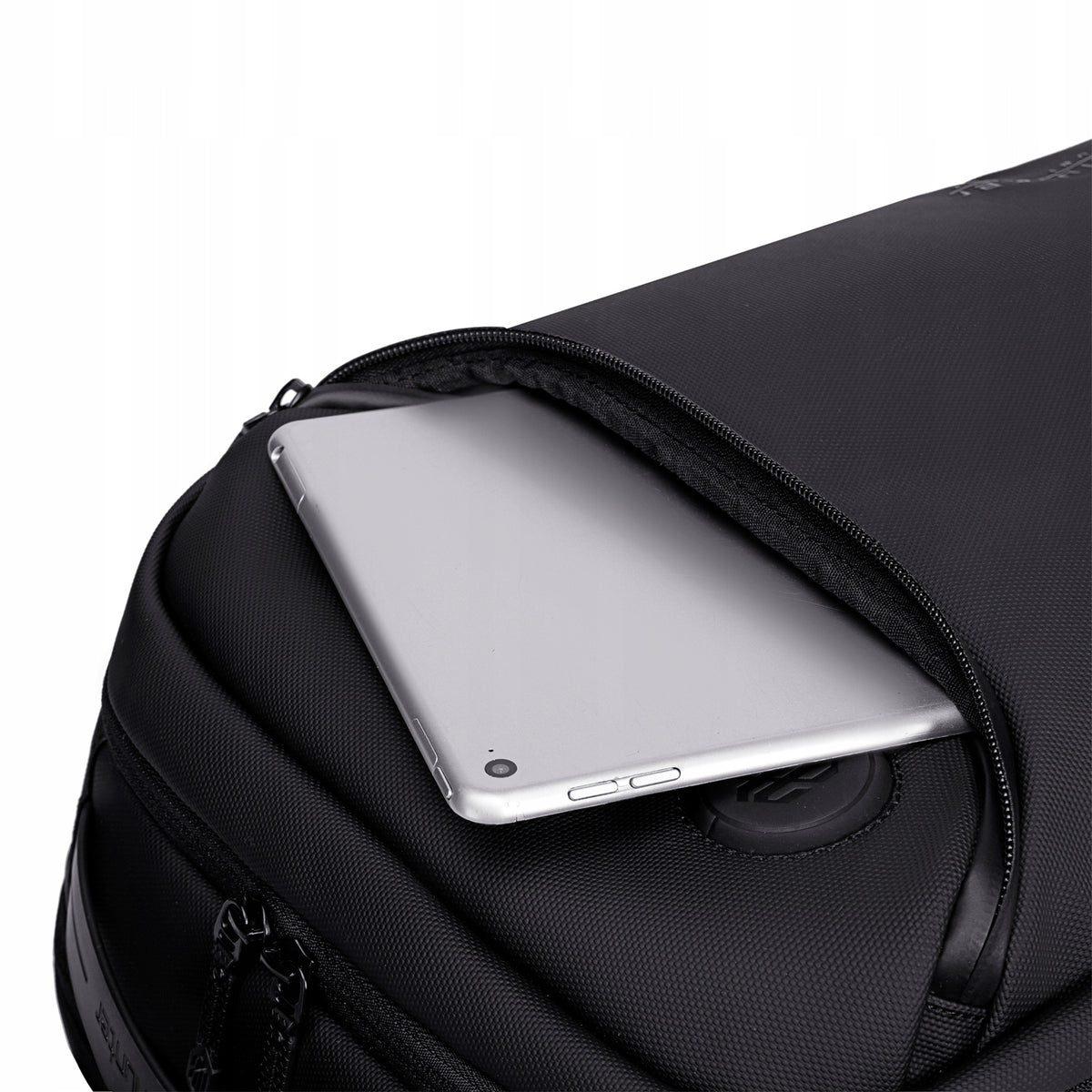 Plecak miejski czarny, biznesowy, na laptop, 25 l, elegancki, idealny do pracy i podróży. Arctic Hunter B00555 Black.