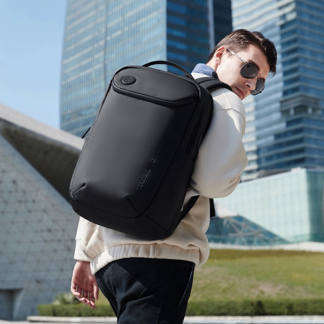 Black city backpack, business, laptop, 25L, elegant, perfect for work and travel. Arctic Hunter B00555 Black.