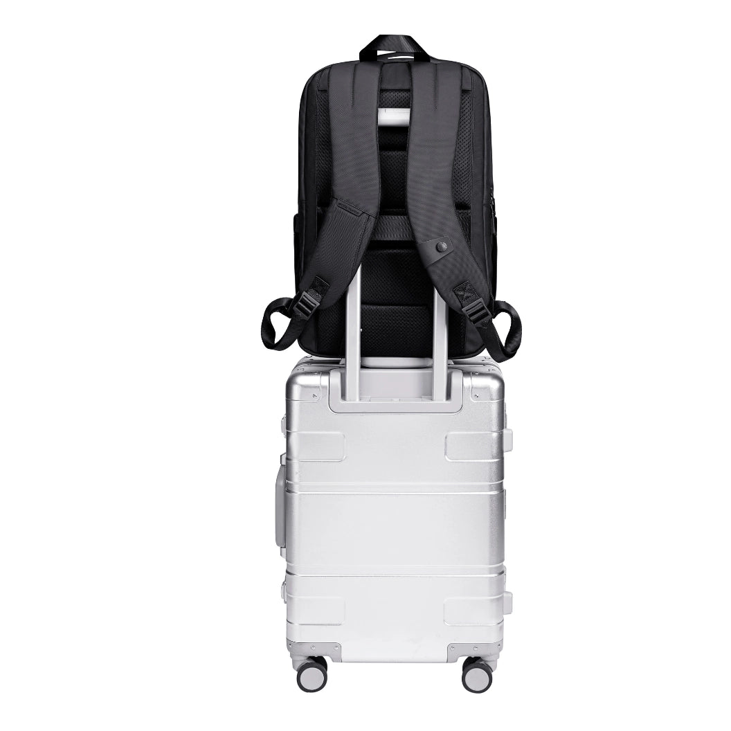 Black city backpack, business, laptop, 25L, elegant, perfect for work and travel. Arctic Hunter B00555 Black.
